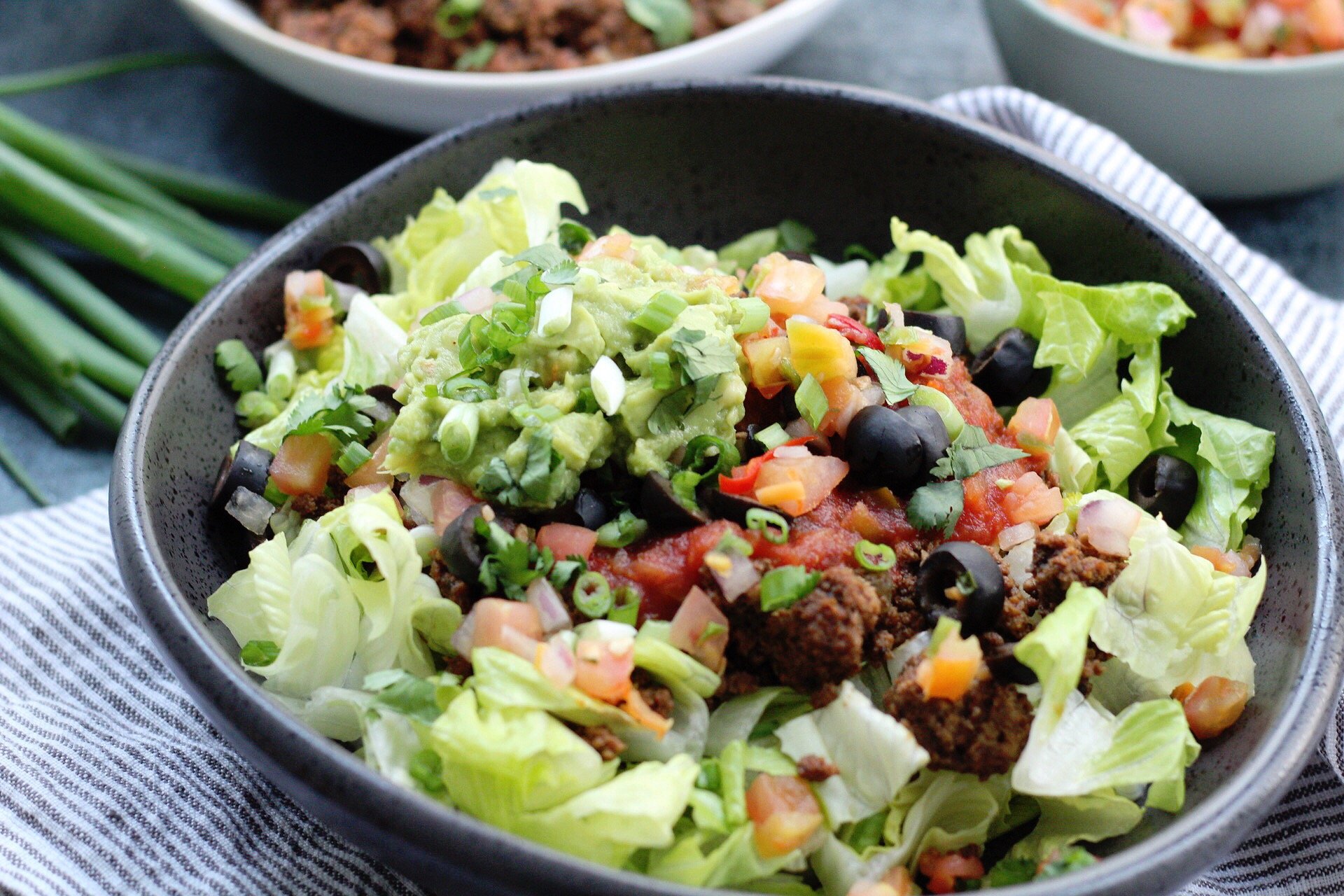 Quick instant pot taco meat that you can make in less than 20 minutes. Perfect for a low carb lunch, easy whole30 dinner or paleo meal prep! #whole30 #paleo #whole30beef #whole30instantpot