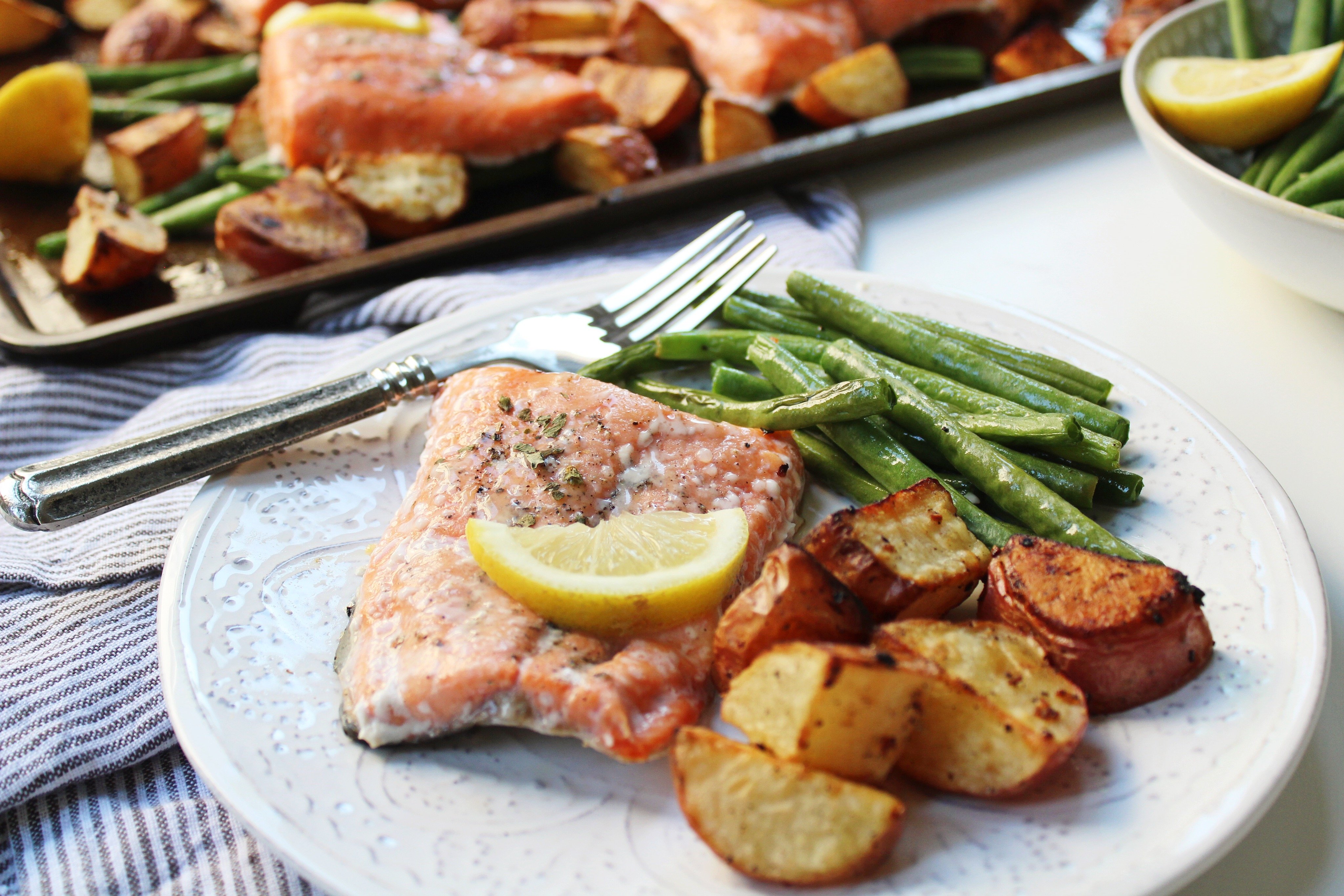 sheet pan salmon and veggies