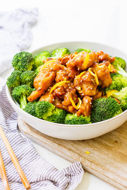 This easy Whole30 Chinese orange chicken is the best takeout fake-out ever. Sometimes you just need some orange chicken in your life, and this version is much healthier and there's no delivery fee! It's also a Paleo orange chicken recipe, which makes it gluten free and made from real ingredients, so you can skip the MSG! #whole30orangechicken #paleoorangechicken #whole30chickenrecipes