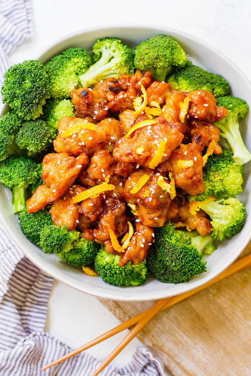 This easy Whole30 Chinese orange chicken is the best takeout fake-out ever. Sometimes you just need some orange chicken in your life, and this version is much healthier and there's no delivery fee! It's also a Paleo orange chicken recipe, which makes it gluten free and made from real ingredients, so you can skip the MSG! #whole30orangechicken #paleoorangechicken #whole30chickenrecipes