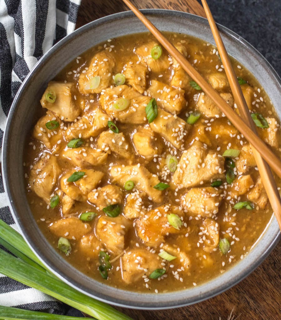This Whole30 instant pot sesame chicken recipe is the easy button when it comes to making a healthy weeknight dinner. It's paleo, gluten free, dairy free, and only has a 15 minute cook time. This quick take out fake out sesame chicken will be a family favorite, or a perfect meal prep recipe! #whole30instantpot #paleoinstantpot #whole30sesamechicken #paleosesamechicken #instantpotsesamechicken