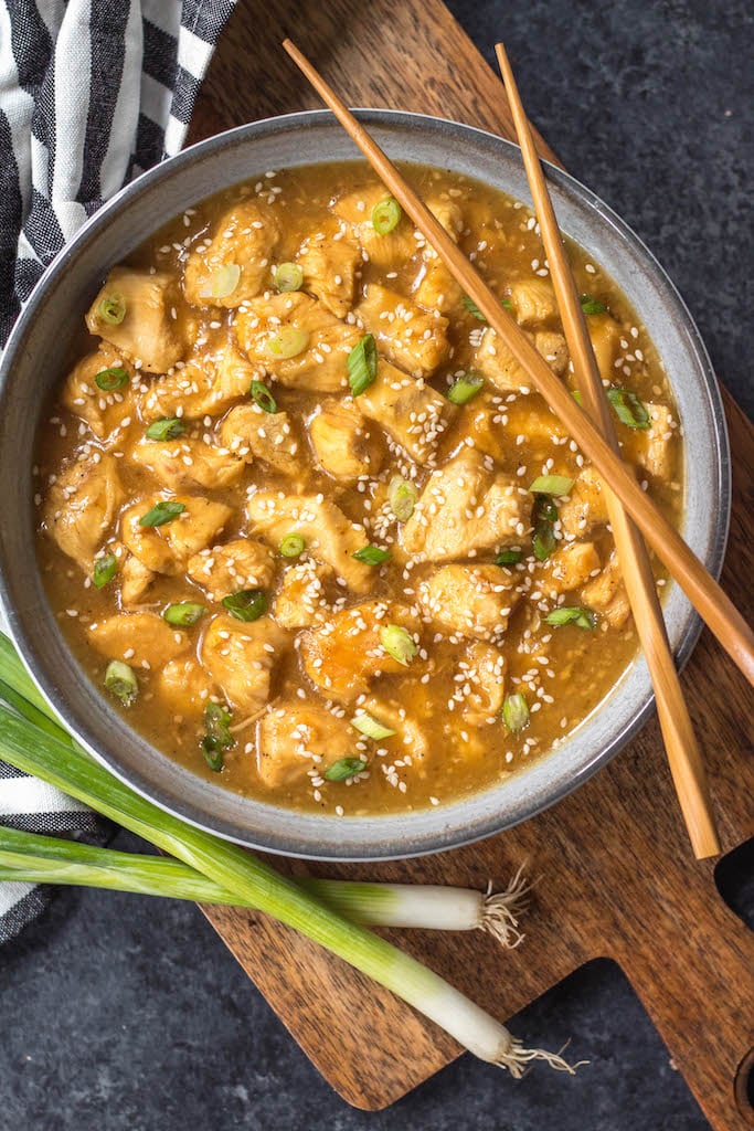 This Whole30 instant pot sesame chicken recipe is the easy button when it comes to making a healthy weeknight dinner. It's paleo, gluten free, dairy free, and only has a 15 minute cook time. This quick take out fake out sesame chicken will be a family favorite, or a perfect meal prep recipe! #whole30instantpot #paleoinstantpot #whole30sesamechicken #paleosesamechicken #instantpotsesamechicken