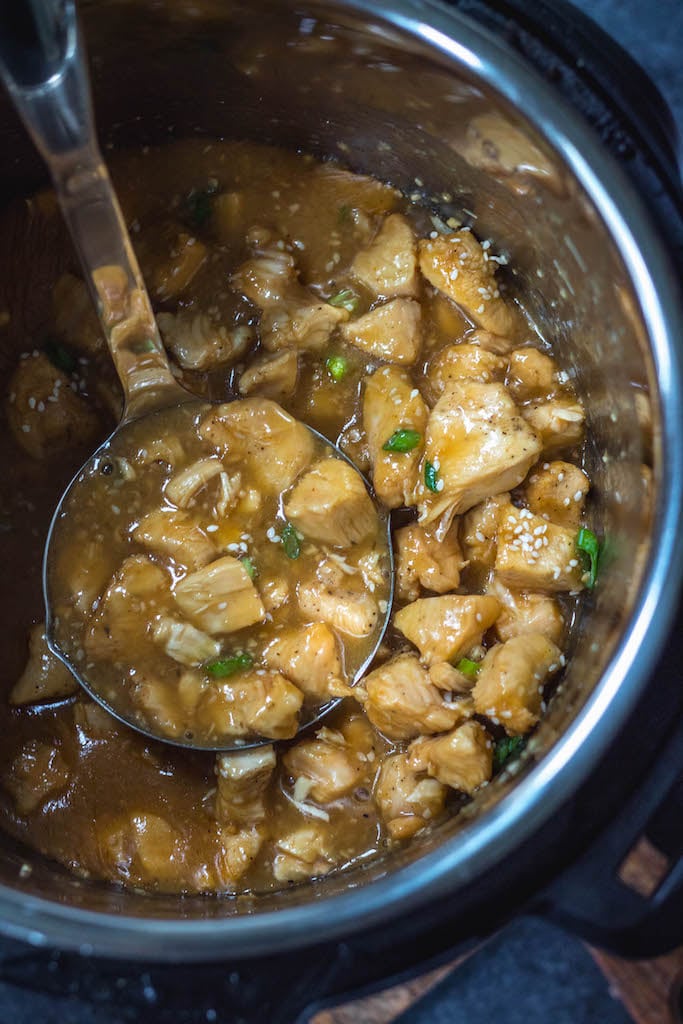 This Whole30 instant pot sesame chicken recipe is the easy button when it comes to making a healthy weeknight dinner. It's paleo, gluten free, dairy free, and only has a 15 minute cook time. This quick take out fake out sesame chicken will be a family favorite, or a perfect meal prep recipe! #whole30instantpot #paleoinstantpot #whole30sesamechicken #paleosesamechicken #instantpotsesamechicken