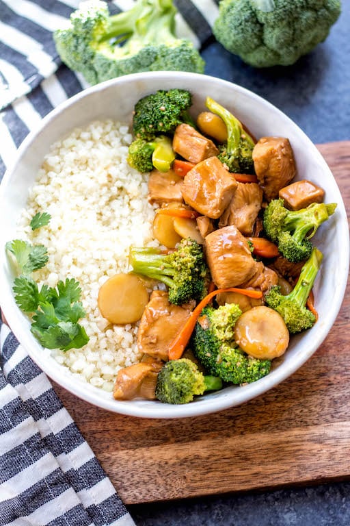 This Paleo and Whole30 instant pot broccoli chicken stir fry is a great weeknight dinner made in one pot and in under 30 minutes. It’s not only a Whole30 instant pot recipe, but it's low carb and gluten-free, so you can enjoy a guilt free Chinese inspired meal or make a healthy meal prep recipe that will ensure delicious leftovers all week. #whole30instantpot #whole30stirfry #paleoinstantpot #whole30chickenrecipes #ketoinstantpot