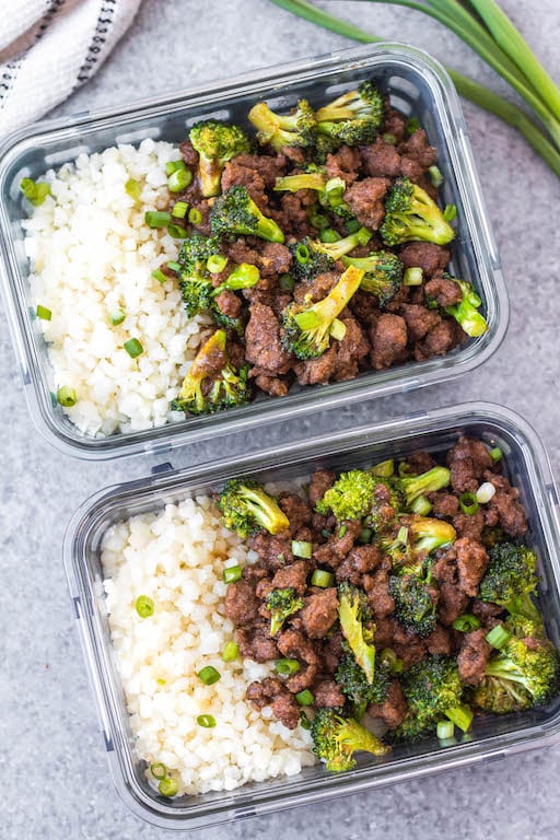 This Whole30 ground beef and broccoli skillet is perfect for a quick weeknight meal or meal prep recipe. It comes together in under 30 minutes, has a simple ingredient list which makes it budget friendly, and reheats well! It's also paleo, low carb, and gluten-free, so everyone can enjoy it. Made in only one pan, so you won't have to spend time on clean up either! #groundbeefrecipes #onepan #skilletrecipes #whole30beef #lowcarb #glutenfreerecipes